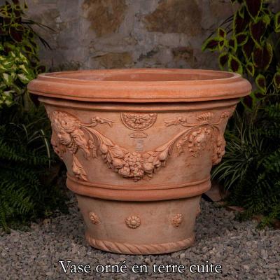 Vase Orne En Terre Cuite2